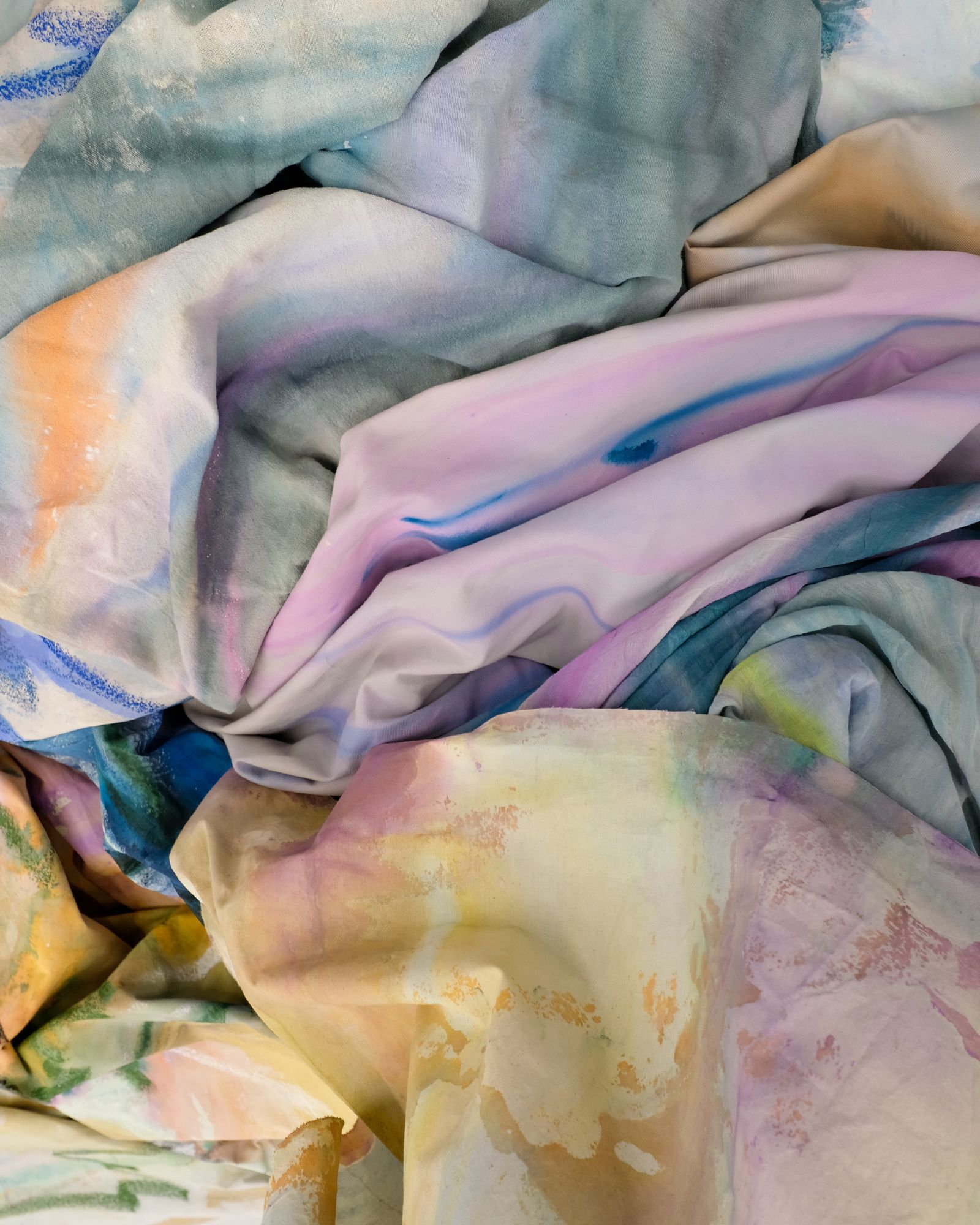 675a10843f2dffb02dd8c4b9_2411_Gamze_red-09-p-1600