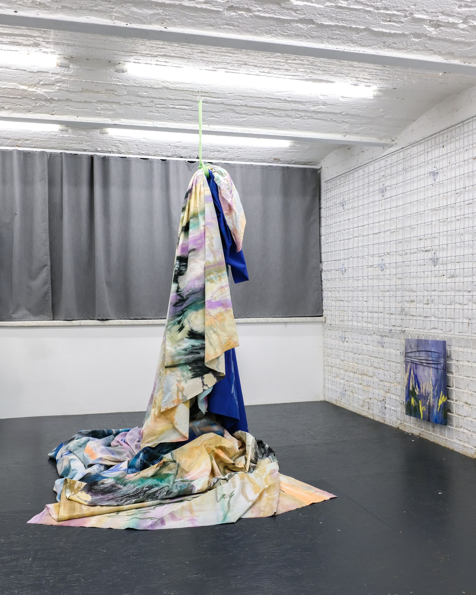 675a10853c0ae4f0af5b6ff6_2411_Gamze_red-03-p-1600